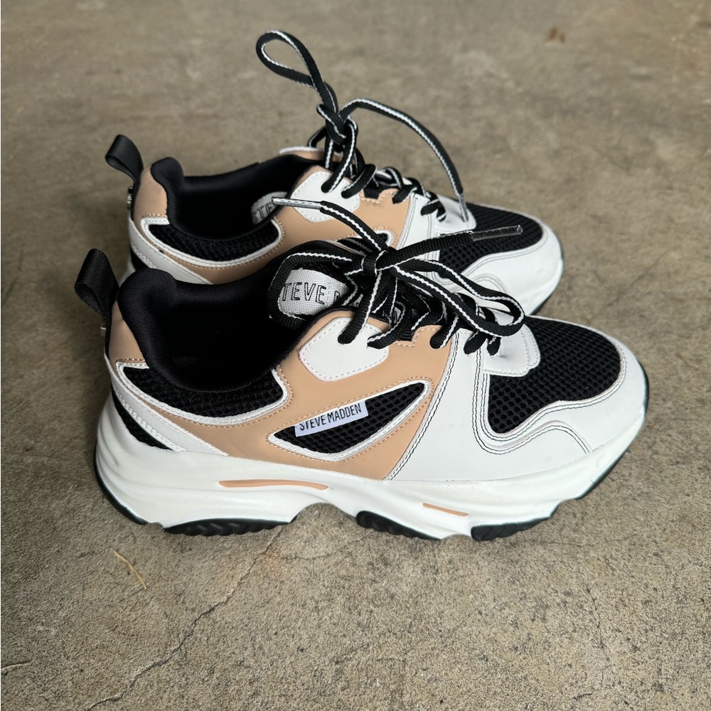 Steve Madden women’s sneakers size 7